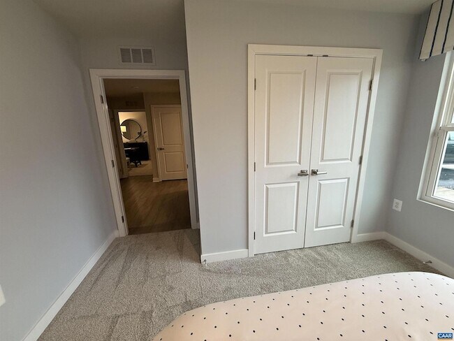 Building Photo - 5175 Lazy Branch Ln