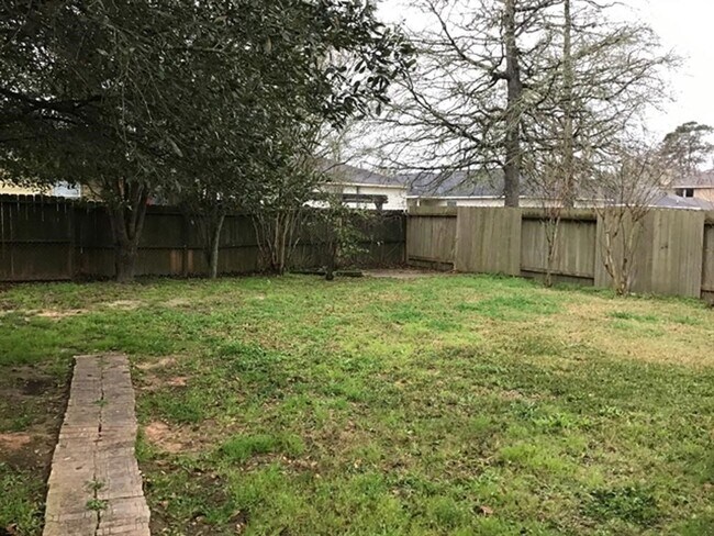 Building Photo - 2218 Shady Pine Dr