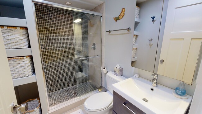 Building Photo - Fully Furnished Condo in La Jolla!! 2 Bedr...