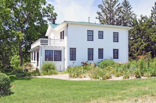 Building Photo - 600 E Main St