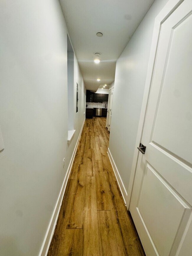 Building Photo - 4242 W Girard Ave