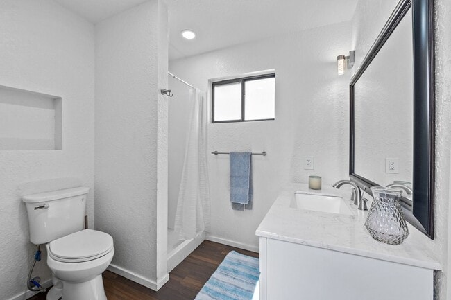 Building Photo - 44 Monroe St