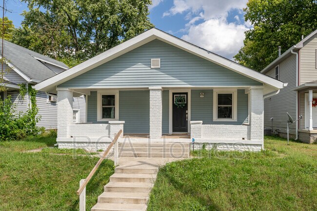 Building Photo - 537 N Sheffield Ave