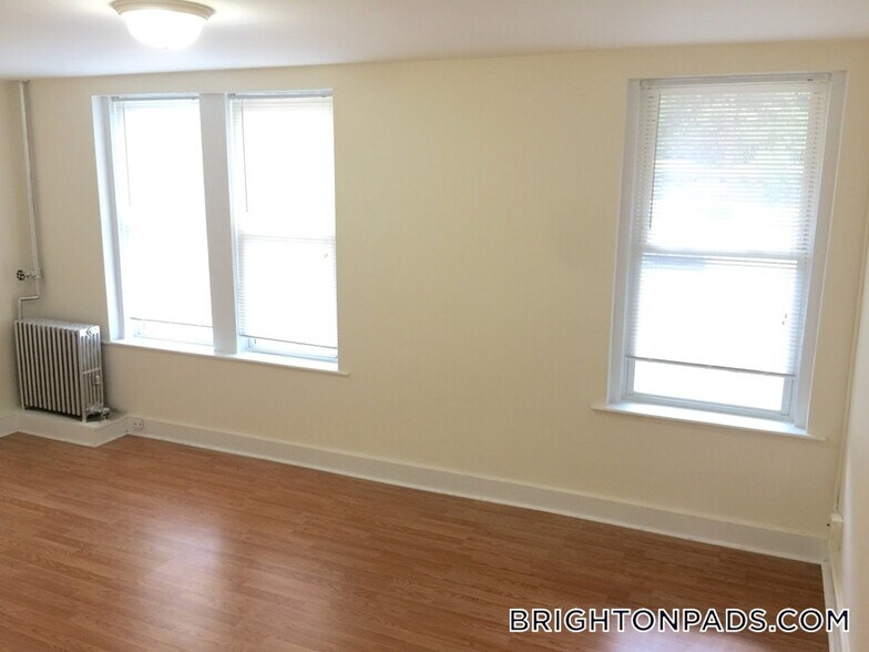 Building Photo - 127 Washington St