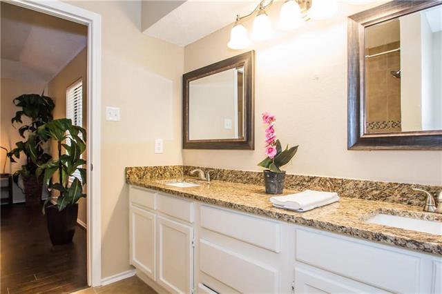 Building Photo - 2405 Cranberry Ln