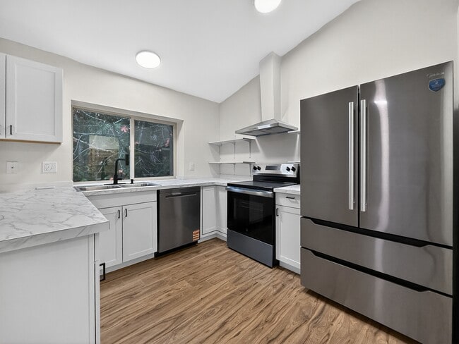 Building Photo - 5502 NE 10th St