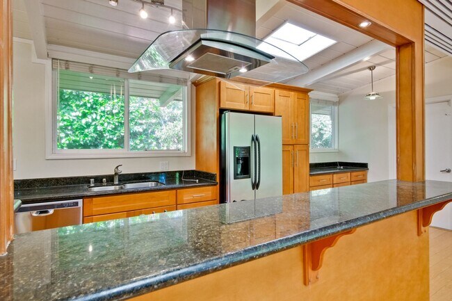 Building Photo - Mountain View Home l Spacious Open Layout Bright and Private Yard