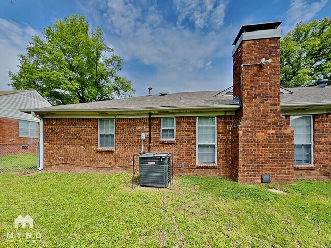 Building Photo - 4797 Yale Rd