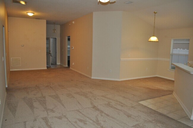 Building Photo - 16 Russman Ln