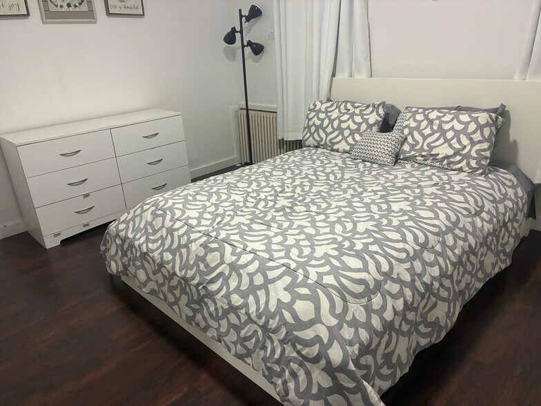 Building Photo - 1634 Summerfield St