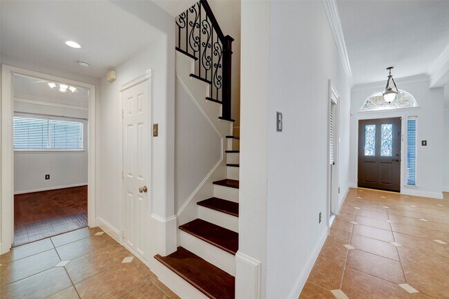 Building Photo - 8903 Aberdeen Park Dr