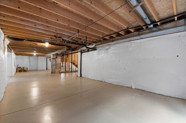 Building Photo - 2420 Regal View Ct