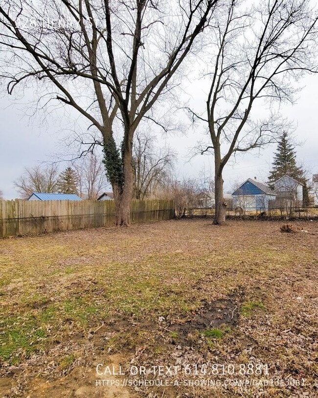 Building Photo - 928 Henry St