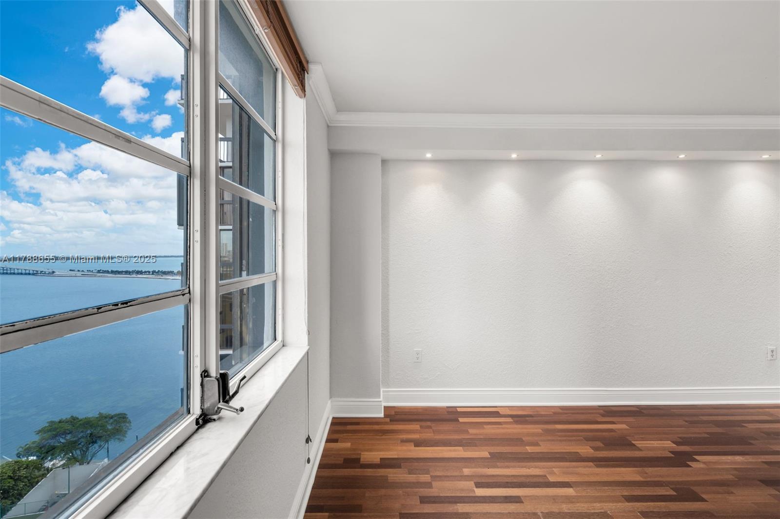 Building Photo - 2333 Brickell Ave
