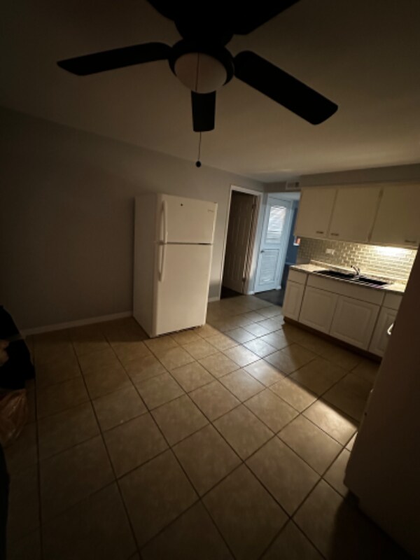 Building Photo - 14530 Halsted St