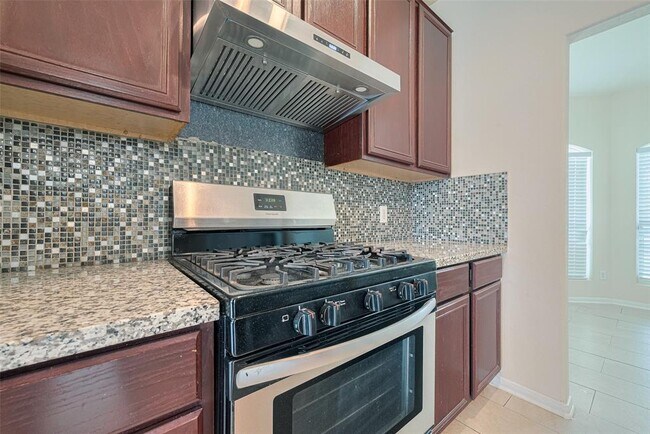 Building Photo - 18402 Each Elm Way
