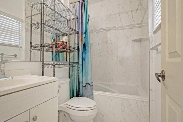 Building Photo - 6419 NW 99th Dr