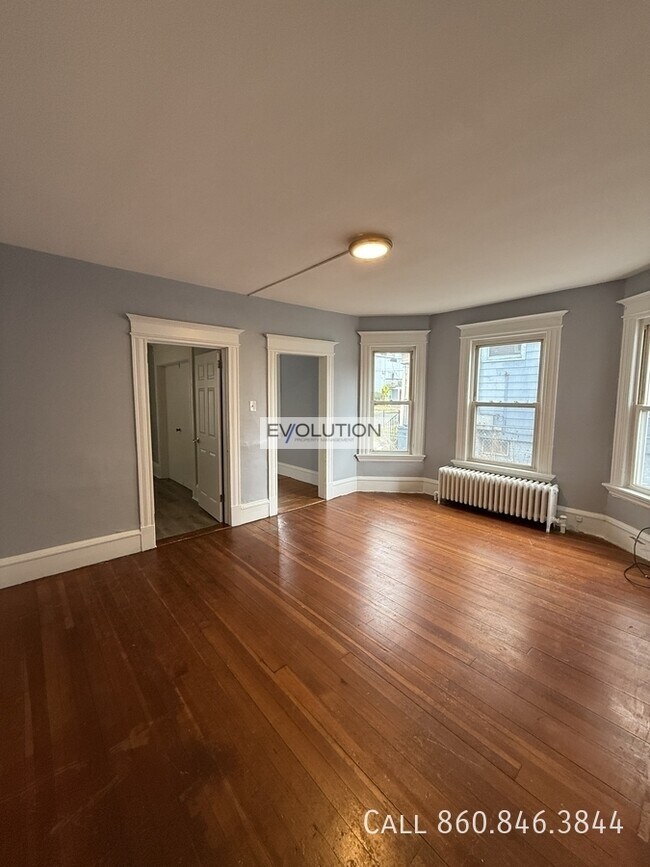 Building Photo - 96-98 Sargeant St-FL1