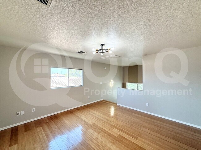 Building Photo - 681 E Woodsman Pl