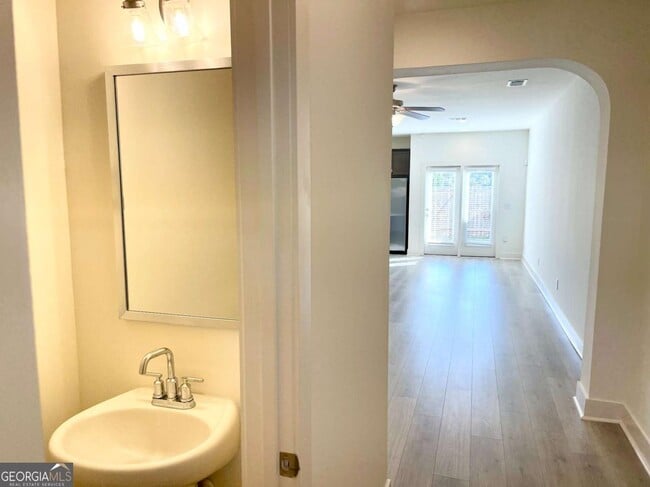 Building Photo - 5859 Greystone Dr