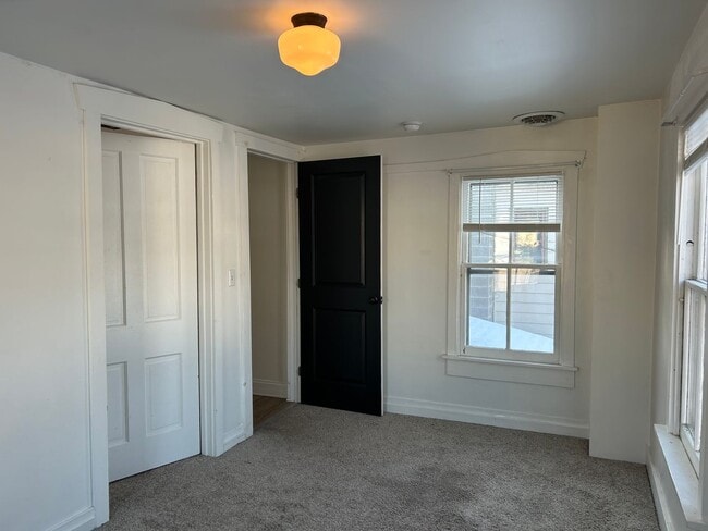 Building Photo - Stunning 5-bedroom in Conestoga Valley School District