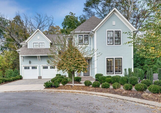 Primary Photo - Franklin Gem Walking Distance to Downtown!