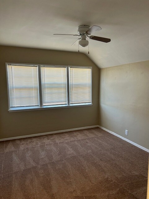 Building Photo - 4852 S Victoria Ave