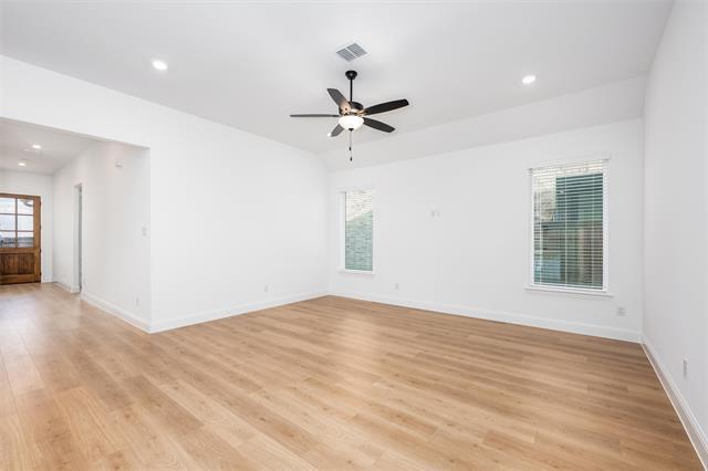 Building Photo - 1013 Rainshower Wy