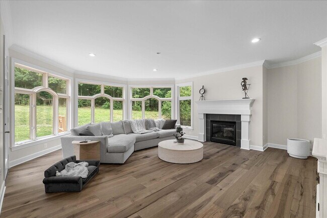 Building Photo - Your New Home Awaits