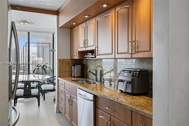 Building Photo - 19707 Turnberry Way