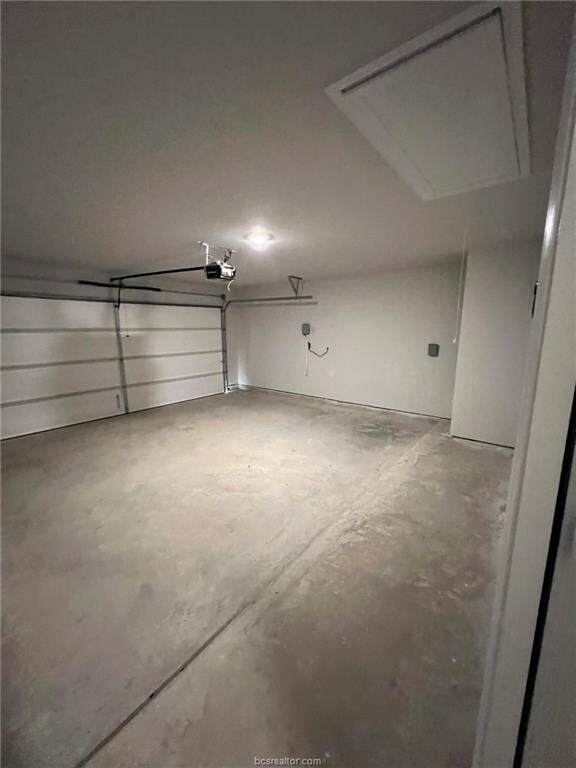 Building Photo - 2427 Dog Leg Ln
