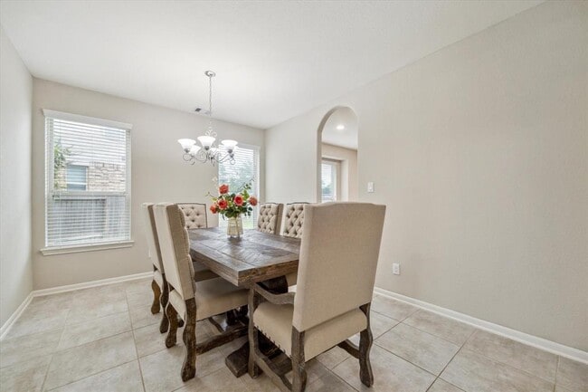 Building Photo - 1539 Giles Dr