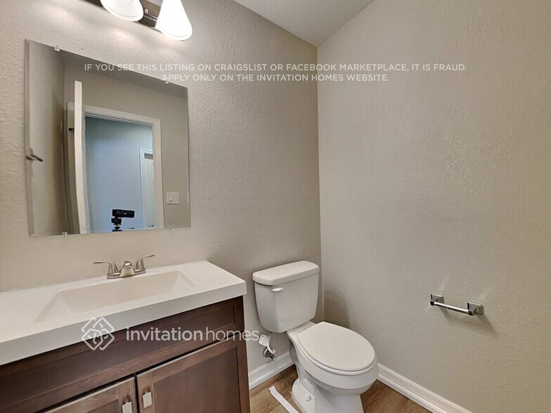 Building Photo - 548 Oak Creek Dr