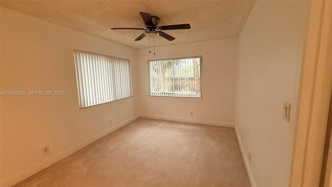 Building Photo - 5612 Rock Island Rd