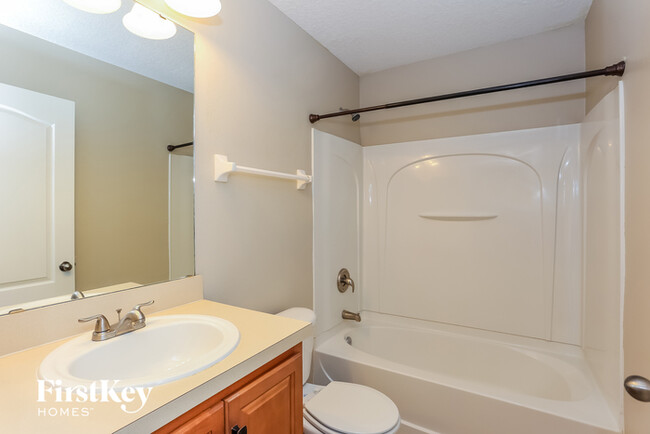 Building Photo - 3511 Shrewsbury Dr