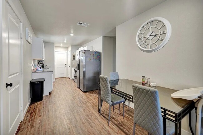 Building Photo - Near brand new 3 bd/2 bth home in quiet neighborhood! Turf backyard w/ pergola! All appliances! 1...