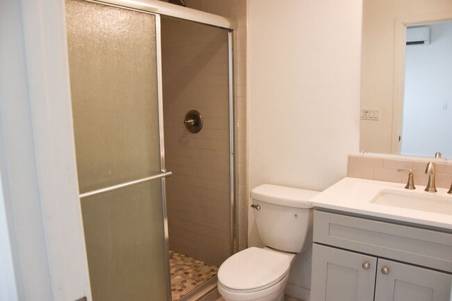Building Photo - New ADU unit with all the amenities.