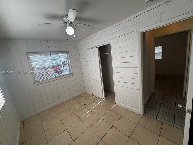 Building Photo - 1354 SW 26th Ave