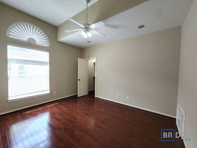 Building Photo - 319 Birdsall St