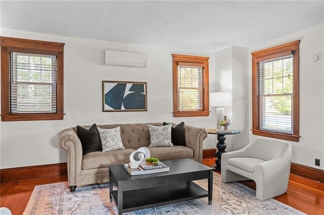 Building Photo - 36 Mt Hope Ave