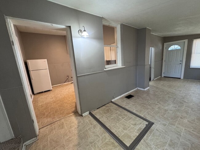 Building Photo - GREAT HOUSE ON PORTLAND AVE 2-BED 1-BATH