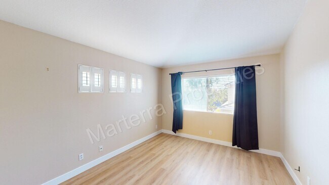 Building Photo - 8406 E Durango Way