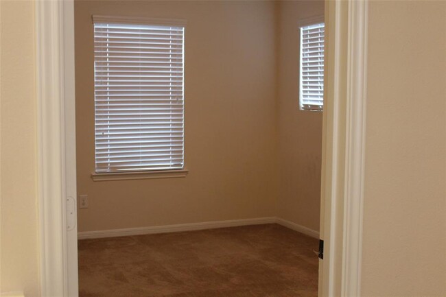 Building Photo - 6643 Sharpstone Creek Ln