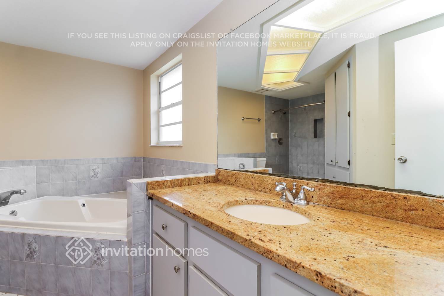 Building Photo - 5909 Redhawk Dr