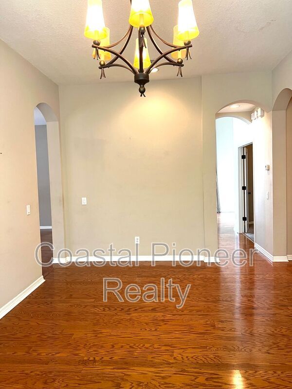 Building Photo - 9524 Greenpointe Dr