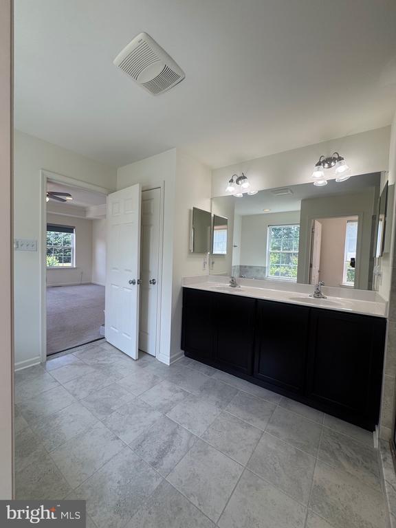 Building Photo - 148 Grissom Dr