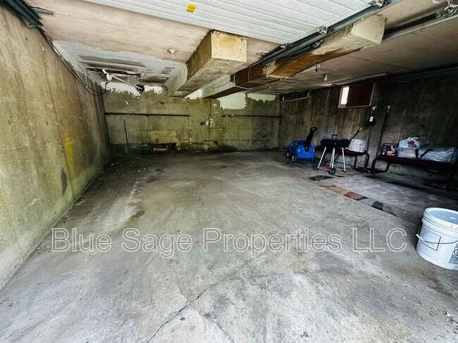Building Photo - 212 N Wycombe Ave