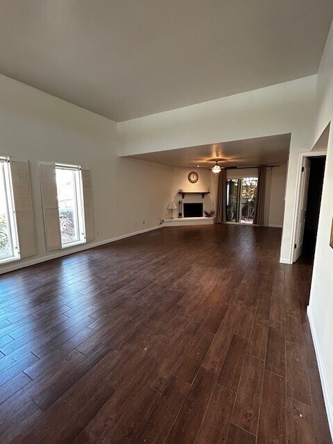 Building Photo - 2619 E Windsor Ave