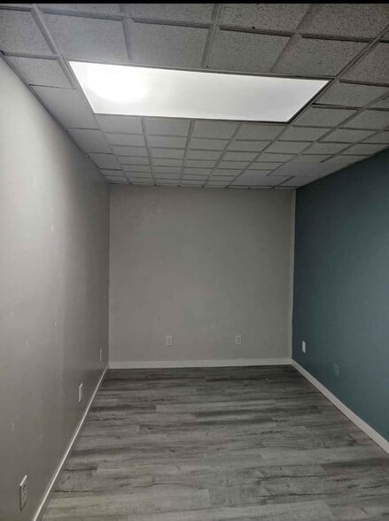 Building Photo - 1200 N Sheridan Rd