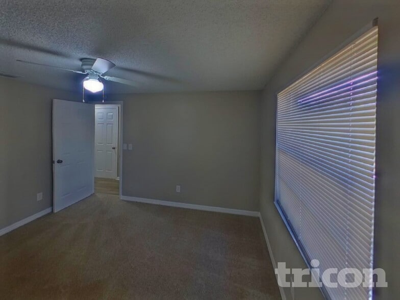 Building Photo - 804 Briarcliff Dr